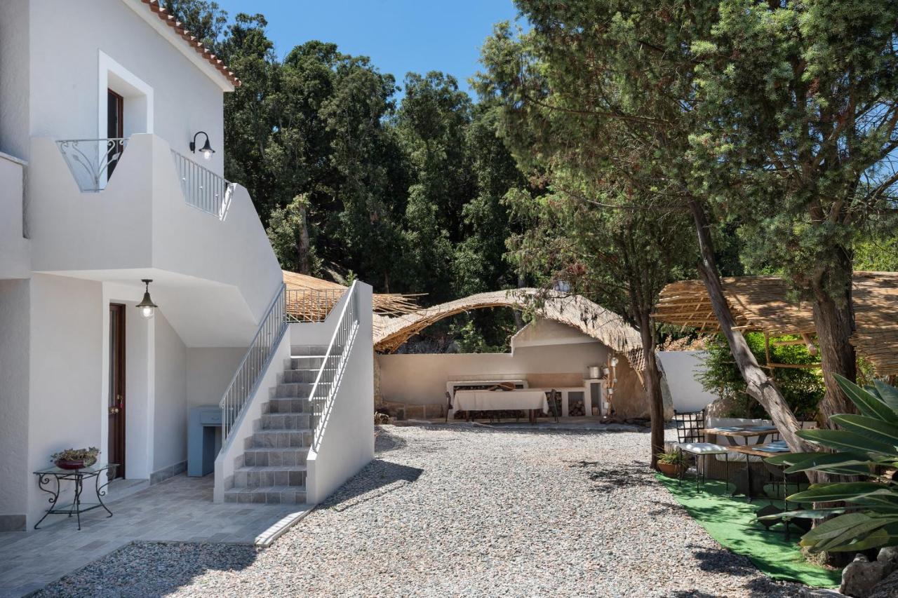 Il Mirto Bed & Breakfast Baja Sardinia Ngoại thất bức ảnh