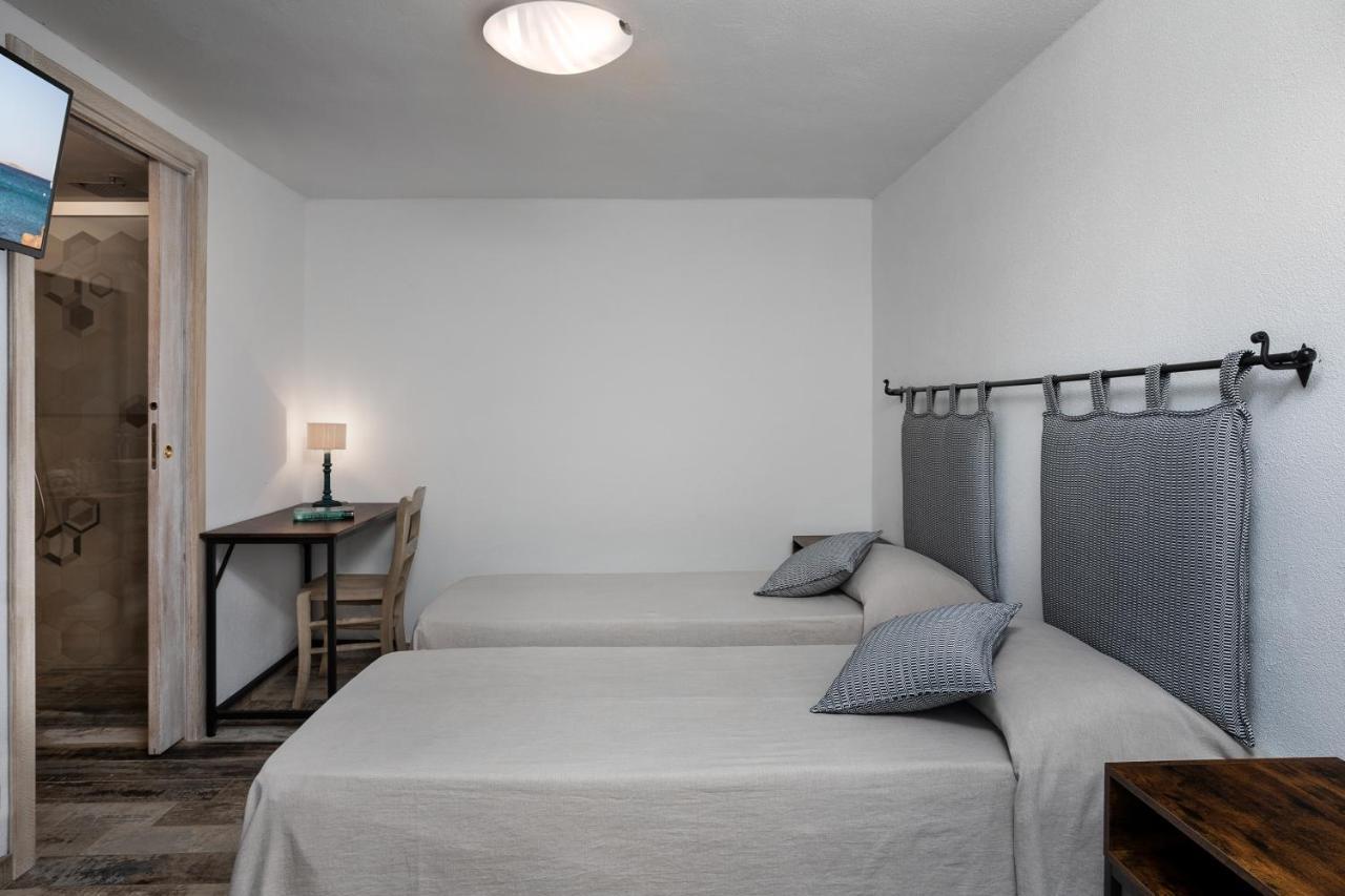 Il Mirto Bed & Breakfast Baja Sardinia Ngoại thất bức ảnh