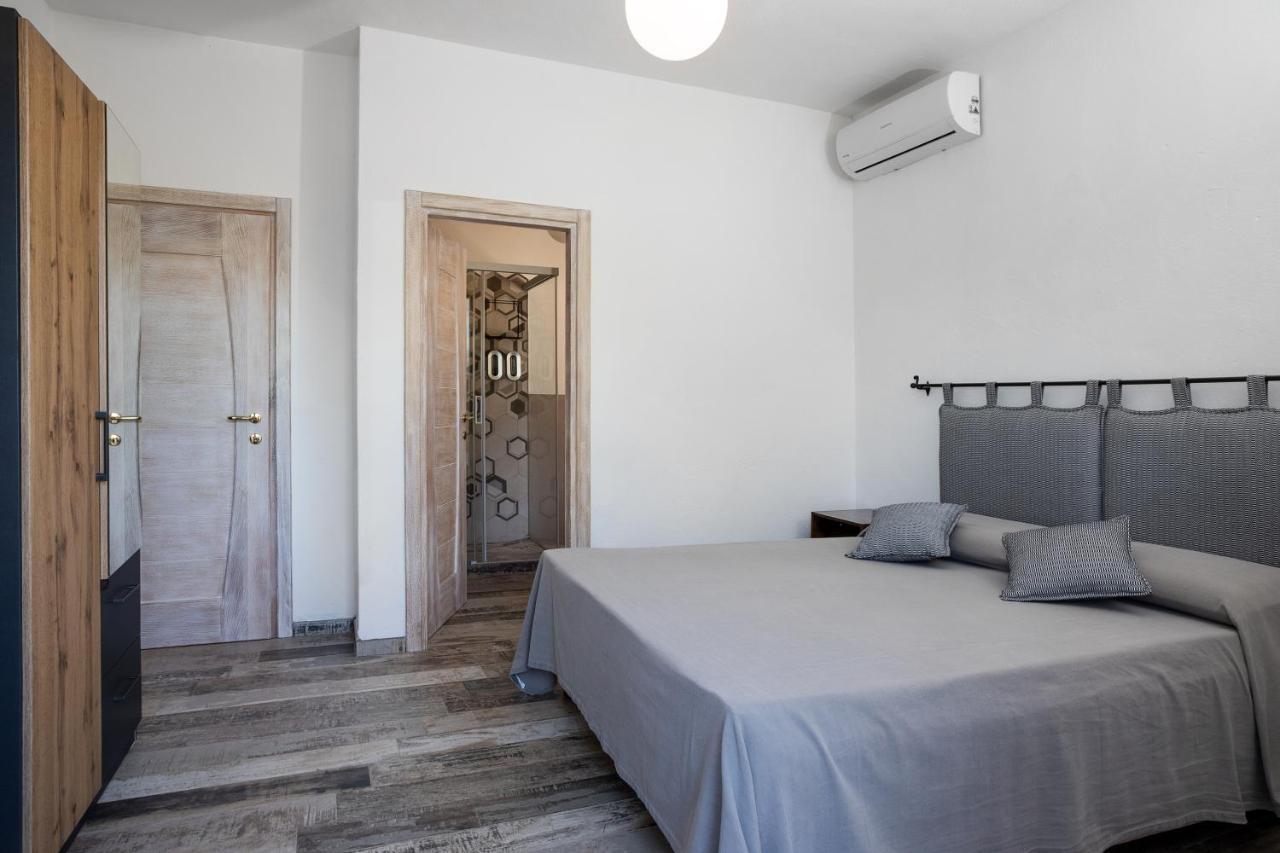 Il Mirto Bed & Breakfast Baja Sardinia Ngoại thất bức ảnh